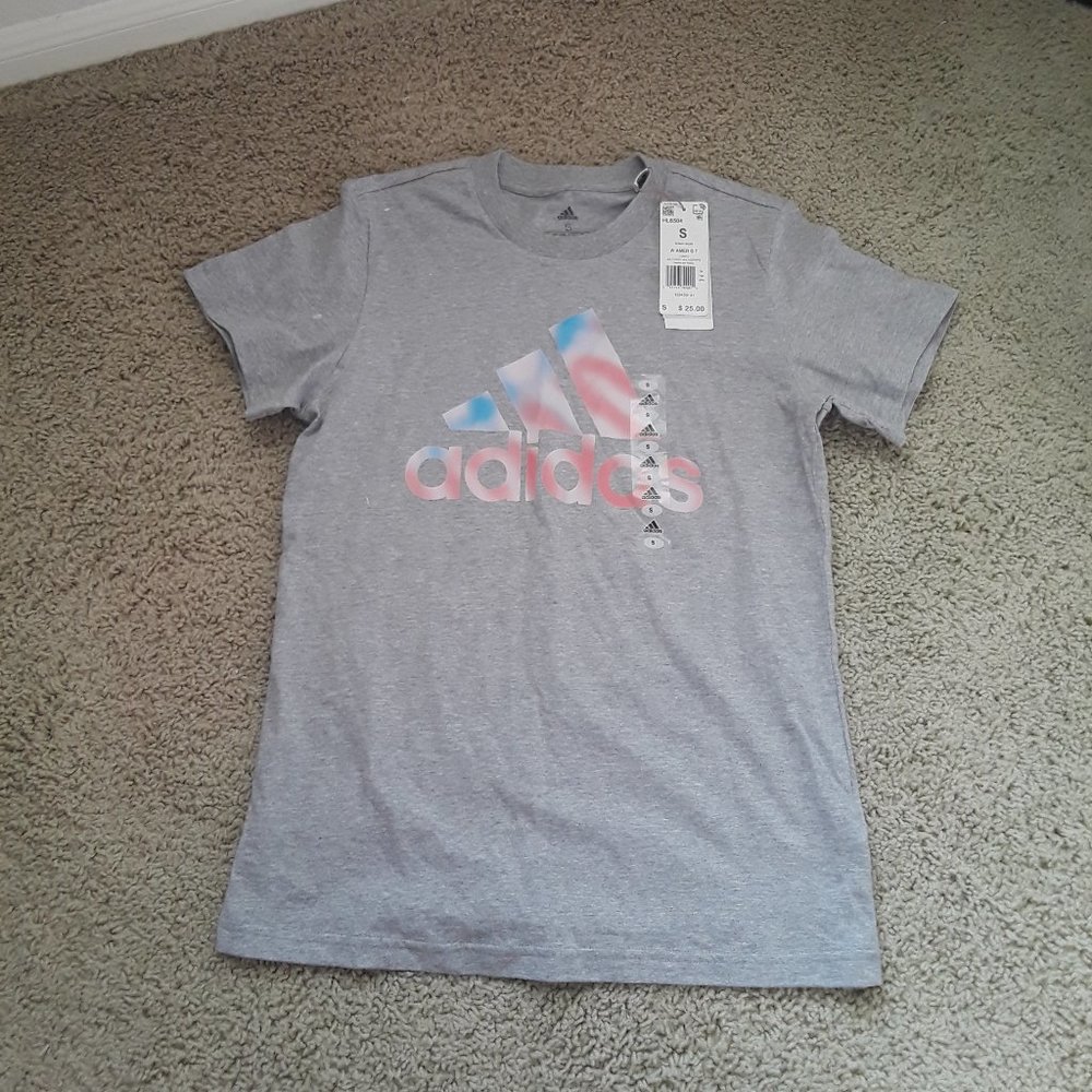 New Women's Adidas Tee Shirt